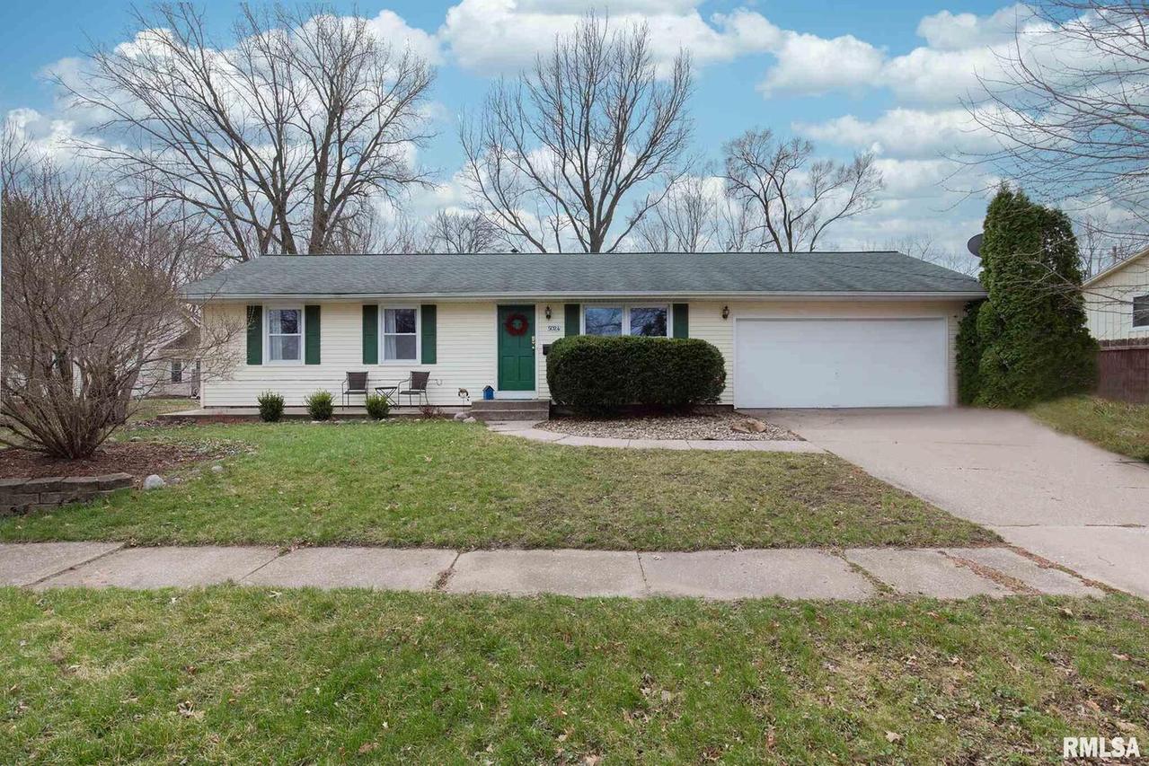 5024 52nd Ave., Moline, IL 61265