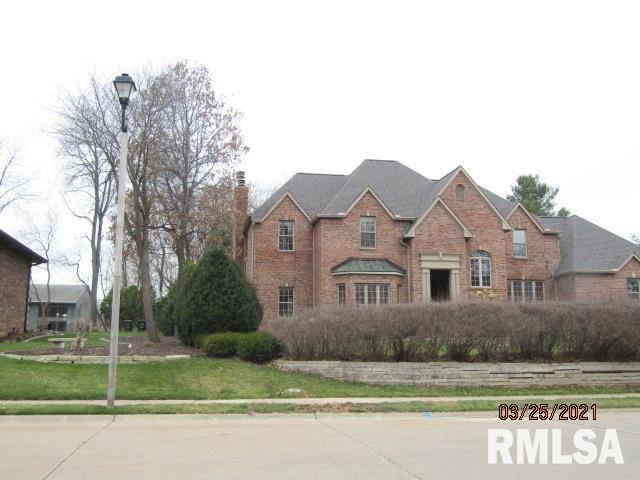 33 Velie Dr., Rock Island, IL 61201