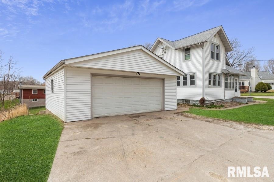 504 10th St., Silvis, IL 61282