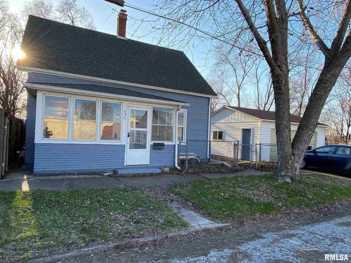 395 25th St., Moline, IL 61265