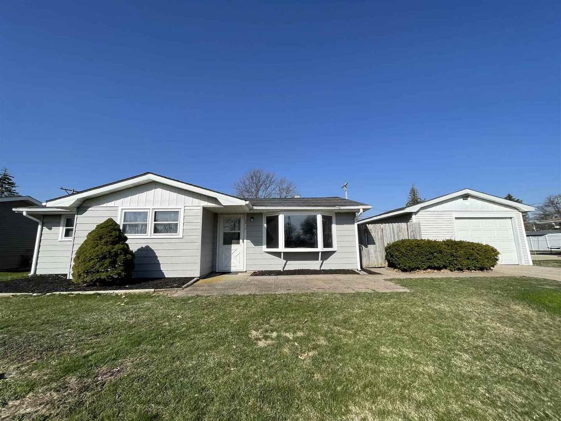 2412 11th St., Silvis, IL 61282