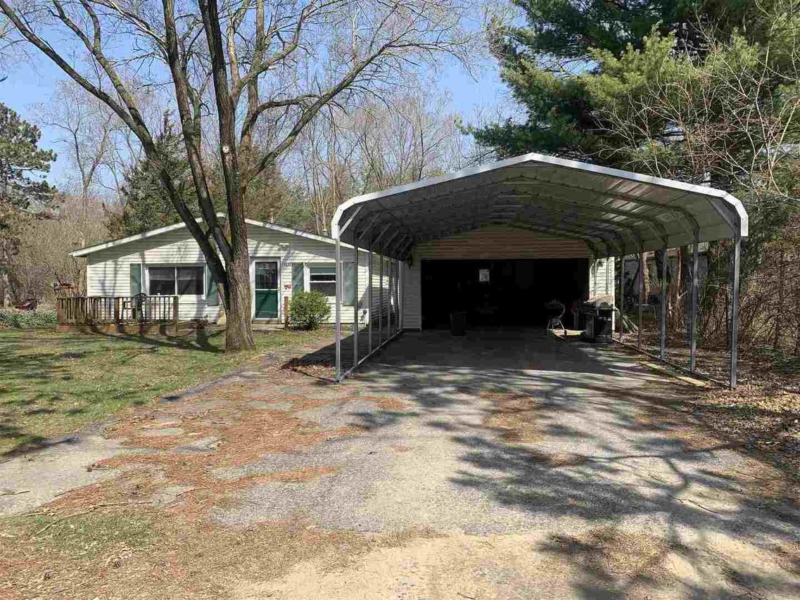 9233 Riverside Dr., Thomson, IL 61285