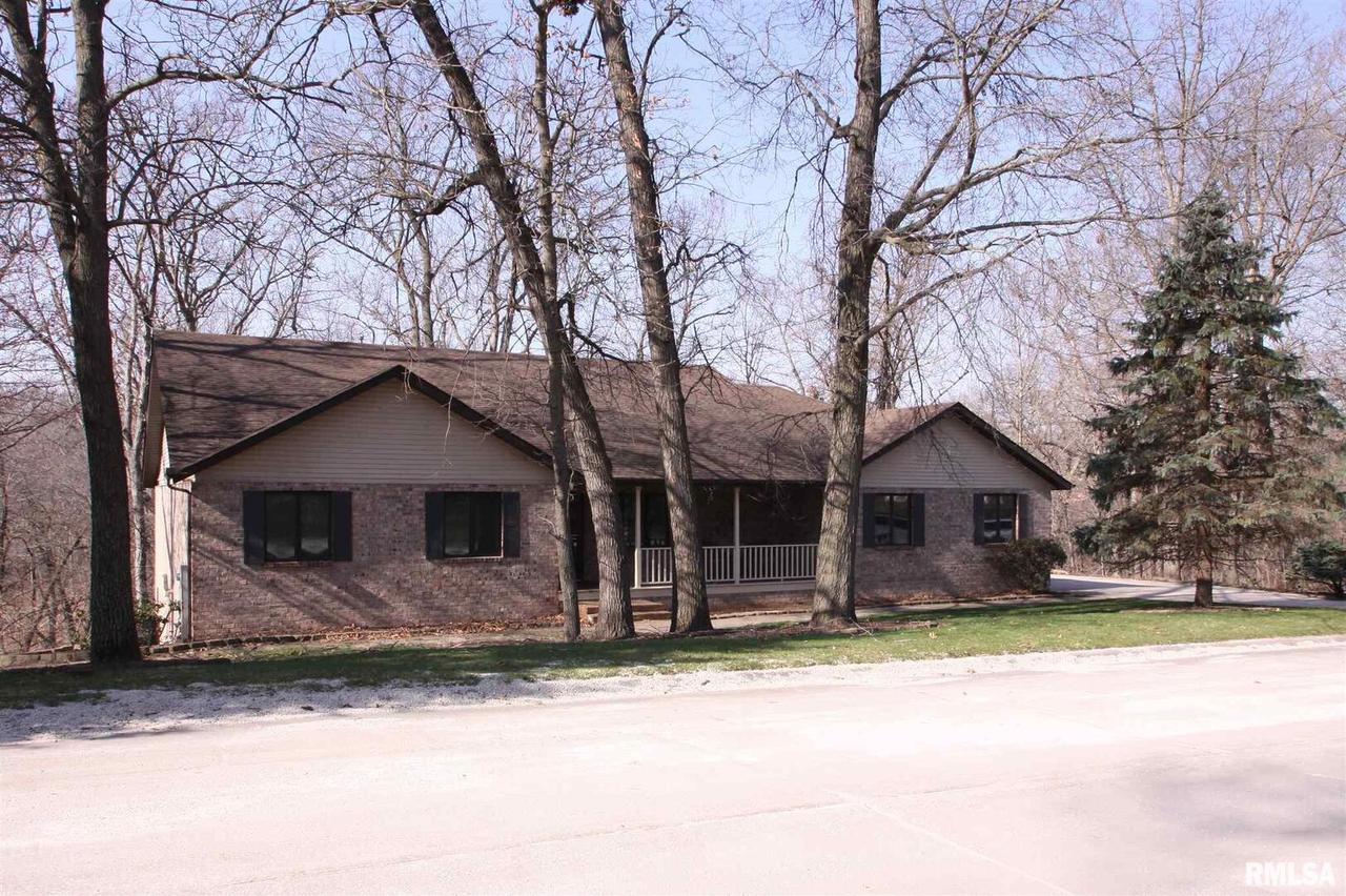 18 White Oak Dr., Coal Valley, IL 61240