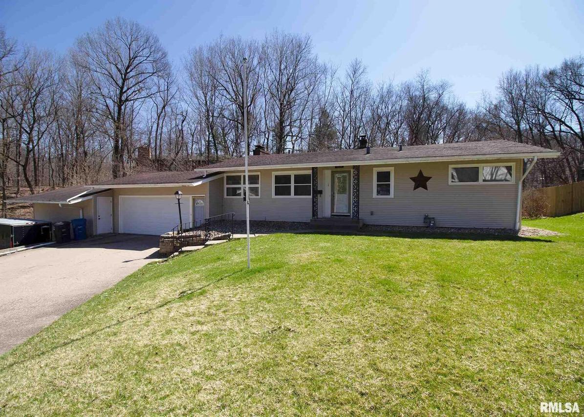 3226 11th Ave., Moline, IL 61265