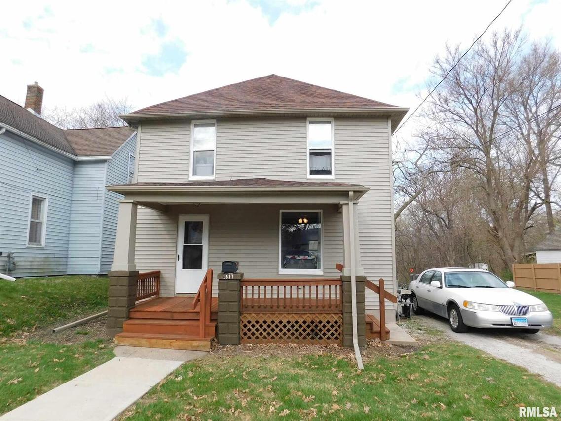 1617 2nd St., Moline, IL 61265