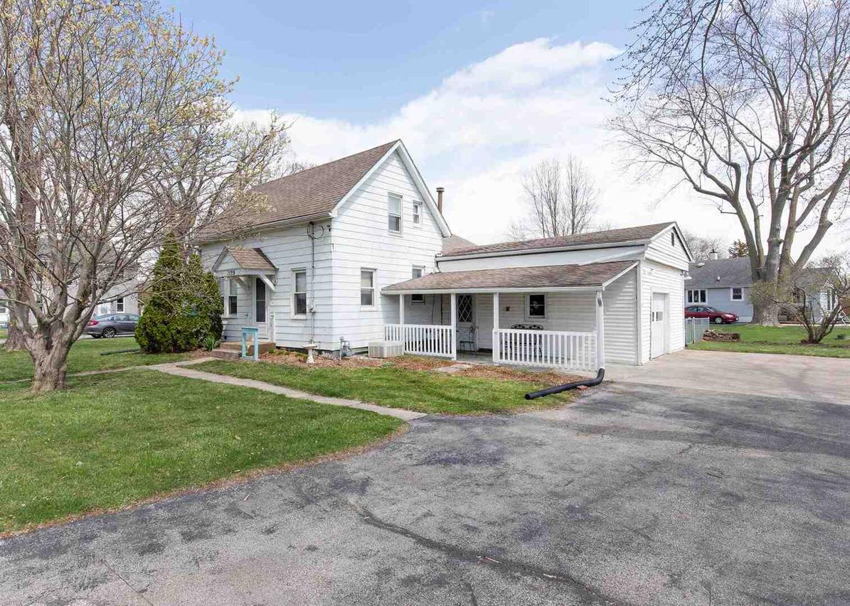 1129 Hospital Rd., Silvis, IL 61282