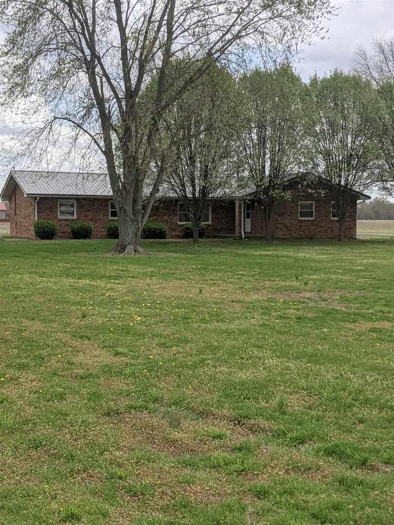 8340 N Cherryville Ln., Mt Vernon, IL 62864