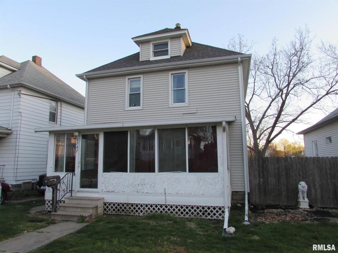 1747 14th Ave., Moline, IL 61265