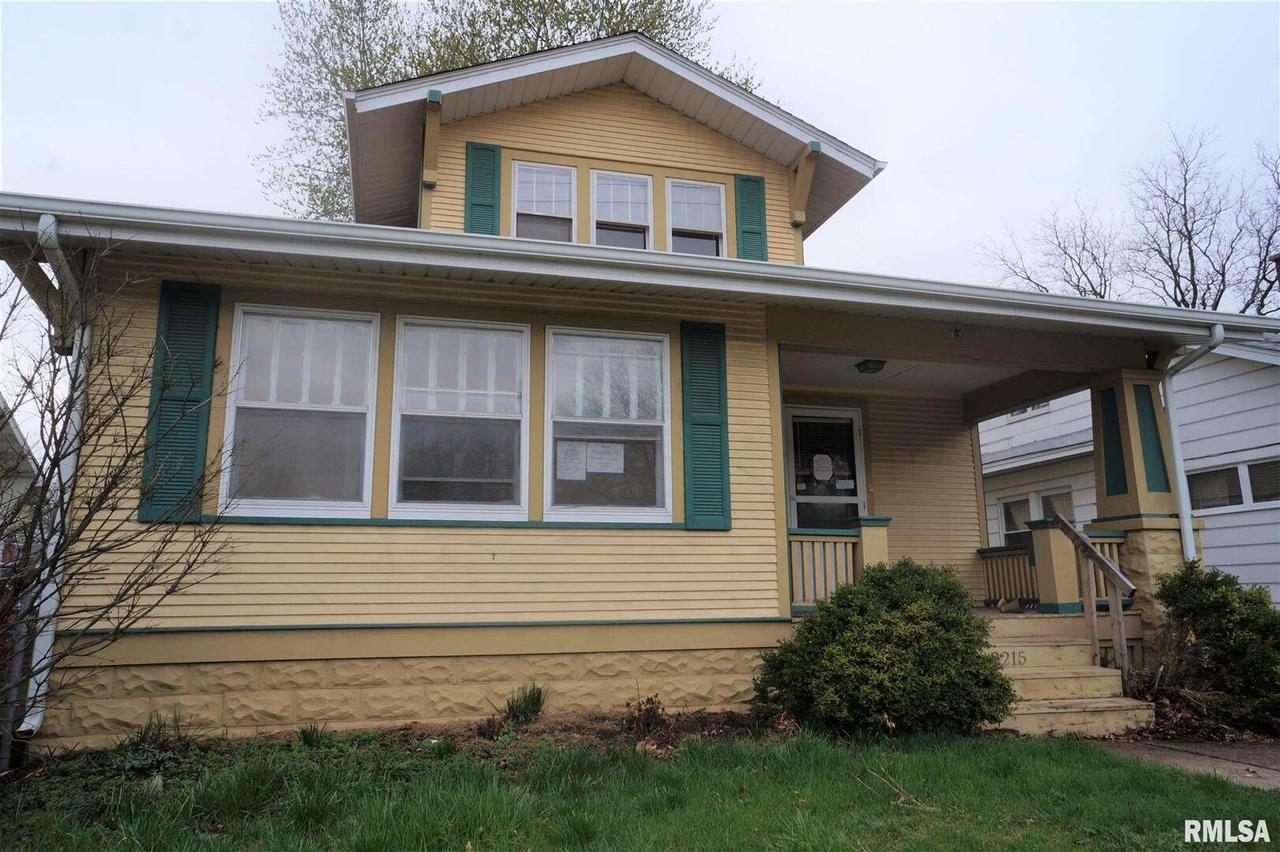 2215 7th St., Moline, IL 61265