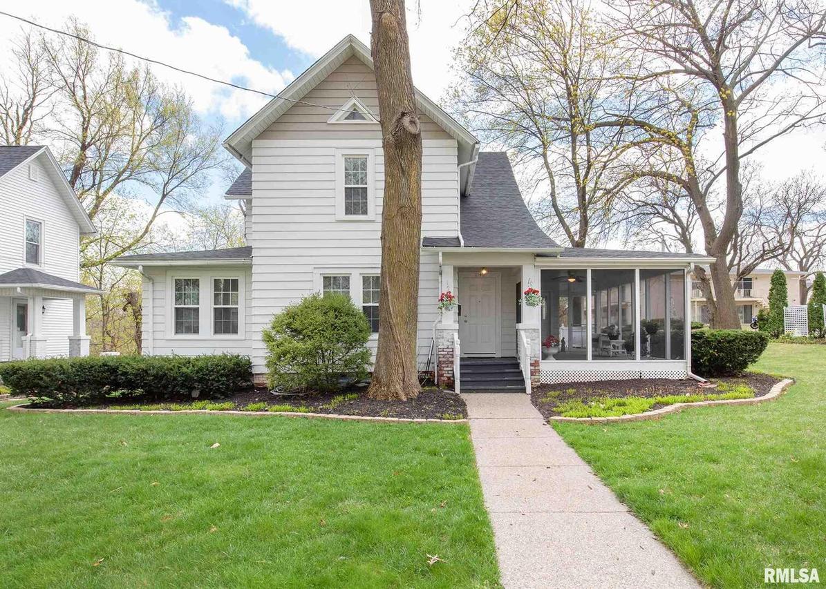 1740 9th Ave., Moline, IL 61265