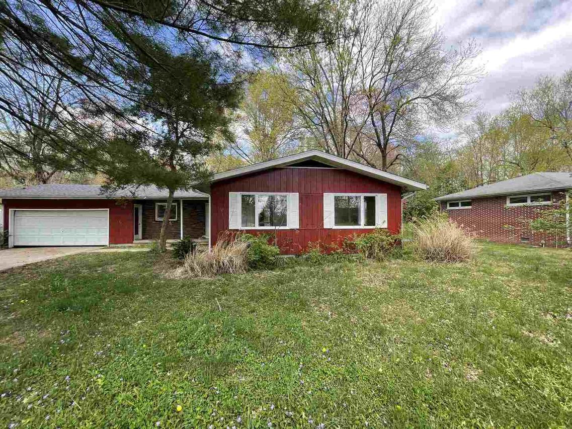 924 W Grand Rd., Carterville, IL 62918