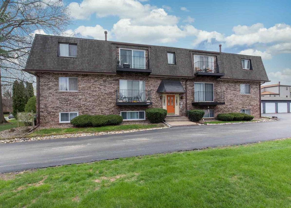 3069 4th St., Moline, IL 61265