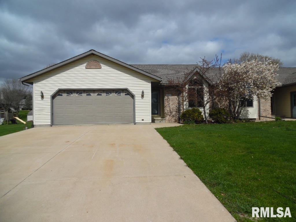 1004 S Cherry St., Albany, IL 61230