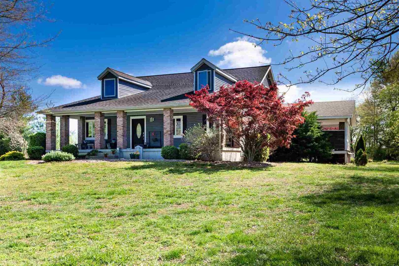 100 N 37th St., Herrin, IL 62948