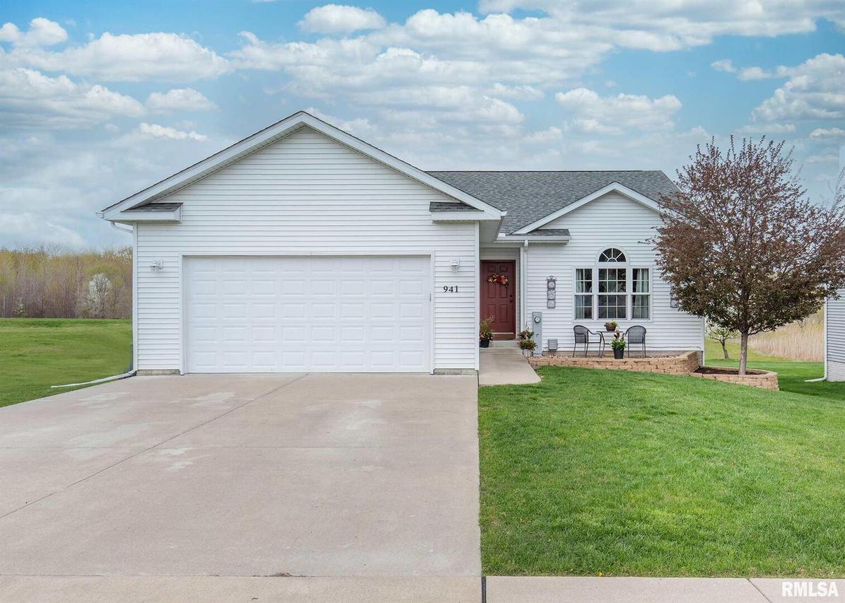 941 5th Ave., Andalusia, IL 61232