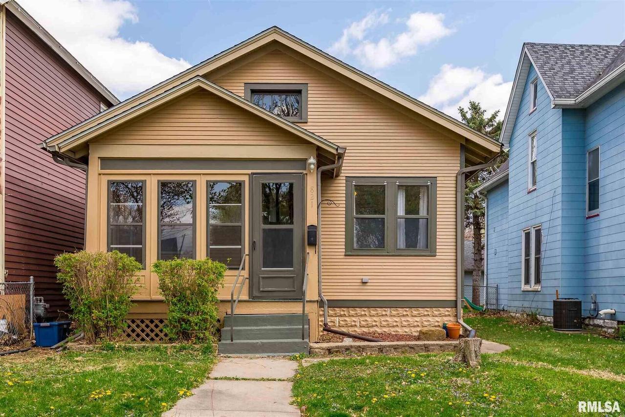 821 21st St., Rock Island, IL 61201