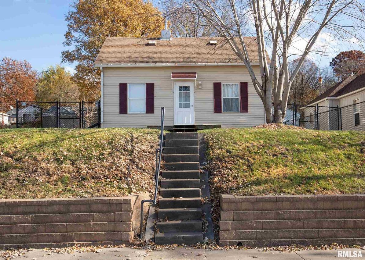 4017 11th St., Rock Island, IL 61201