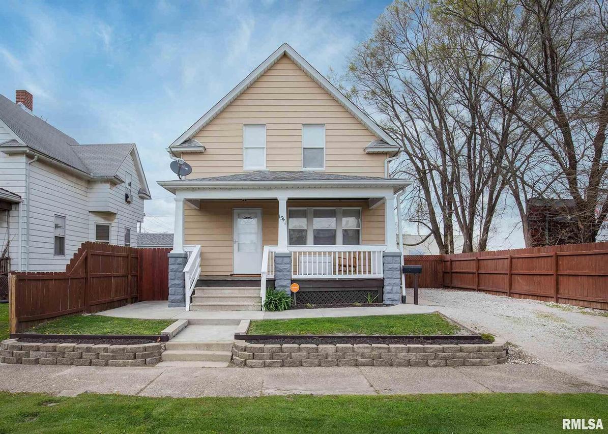 1541 24th Ave., Moline, IL 61265