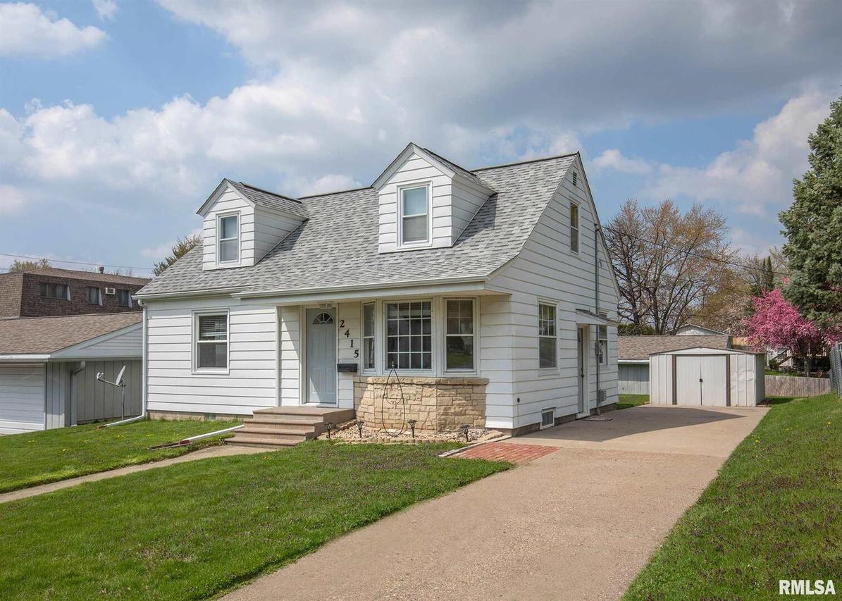 2415 23rd Ave., Rock Island, IL 61201