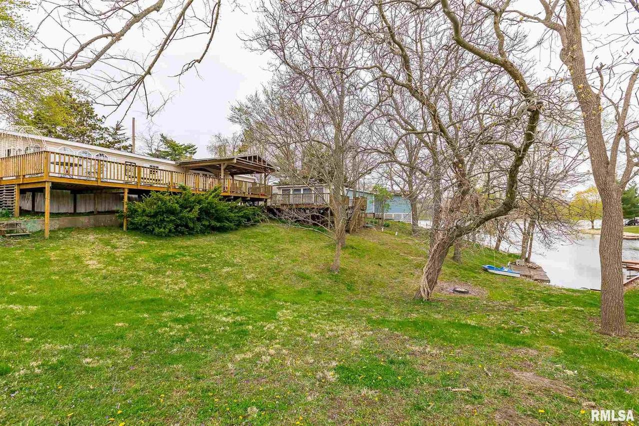 209 Lake Warren Dr., Monmouth, IL 61462