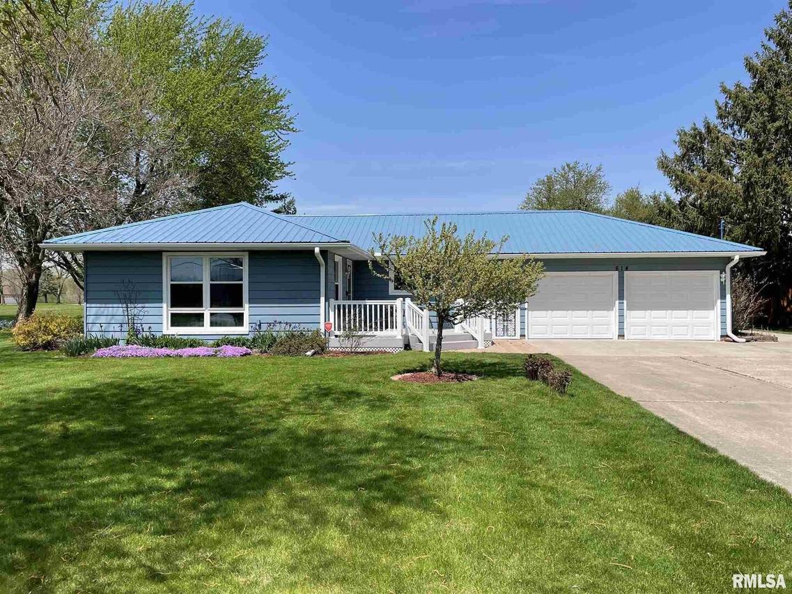 614 200th Ave., Monmouth, IL 61462