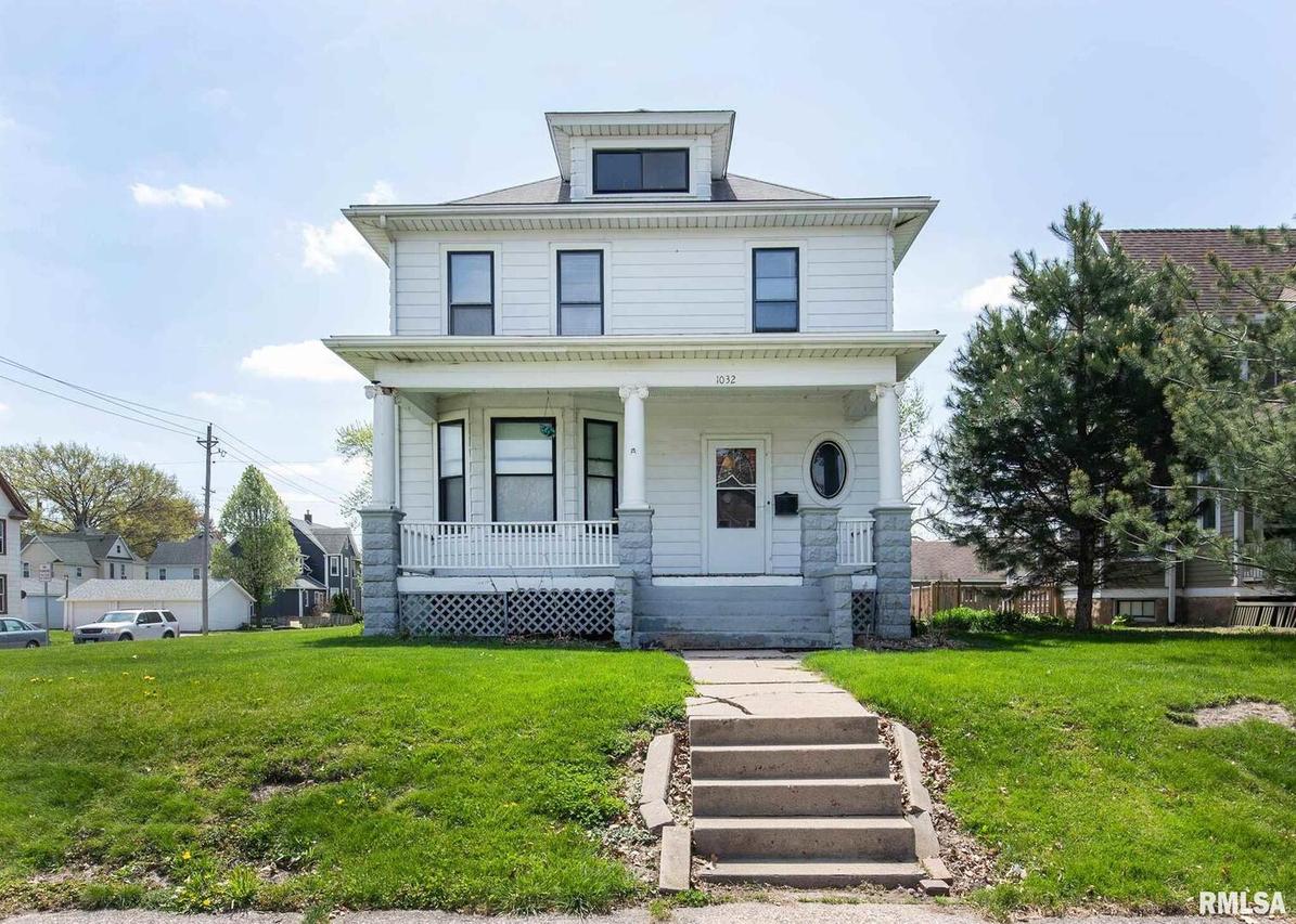 1032 13th Ave., Moline, IL 61265
