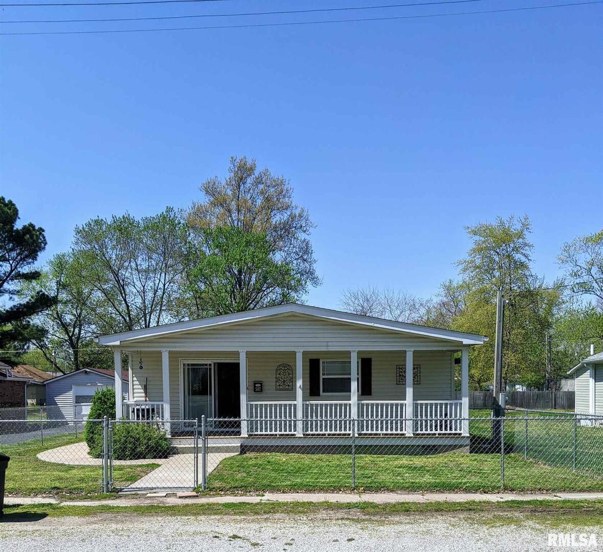 507 S Locust St., West Frankfort, IL 62896