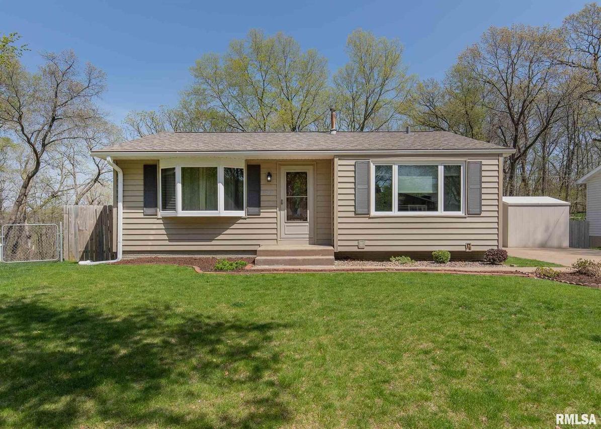 9405 11th St., Rock Island, IL 61201