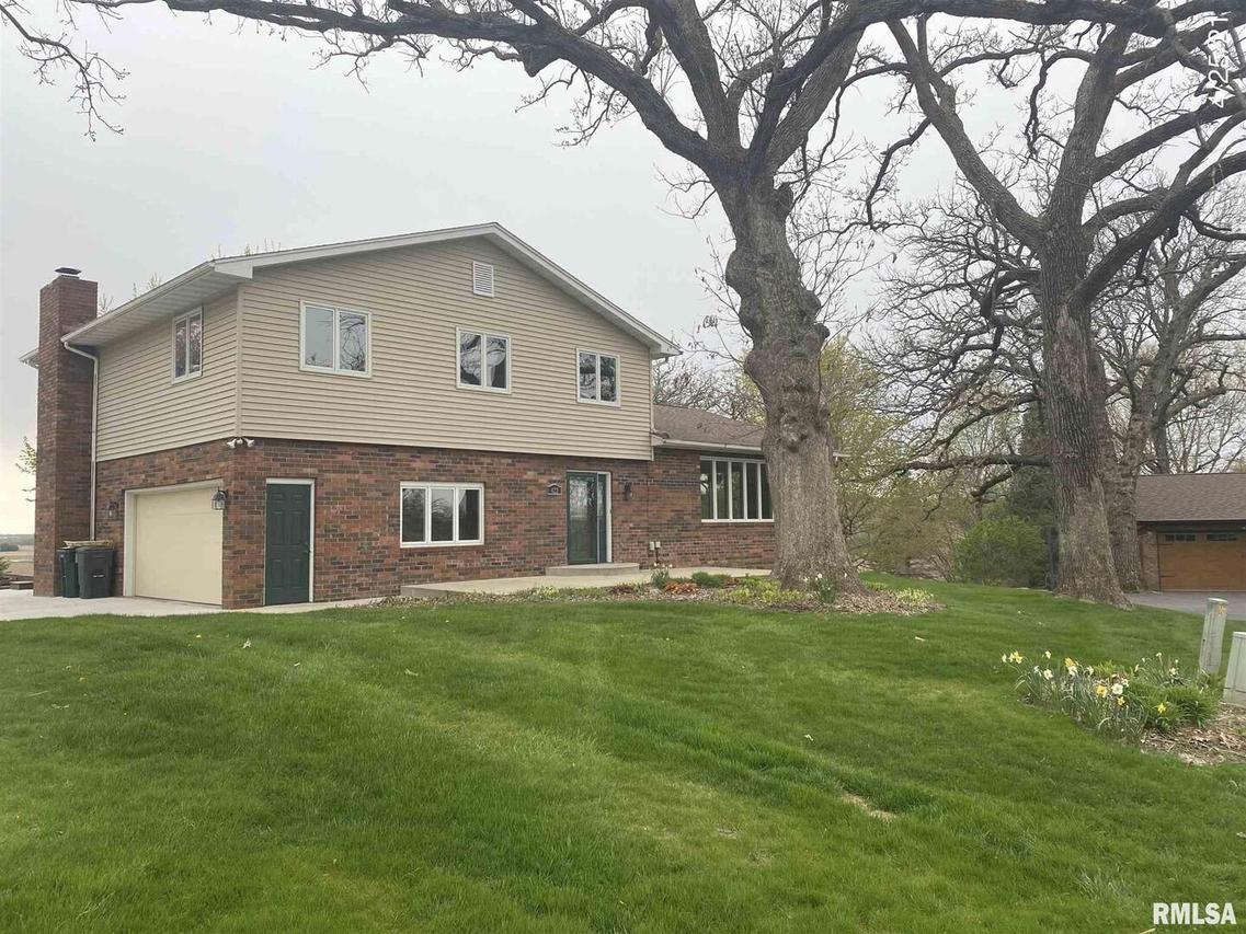 422 Ridge Dr., Geneseo, IL 61254