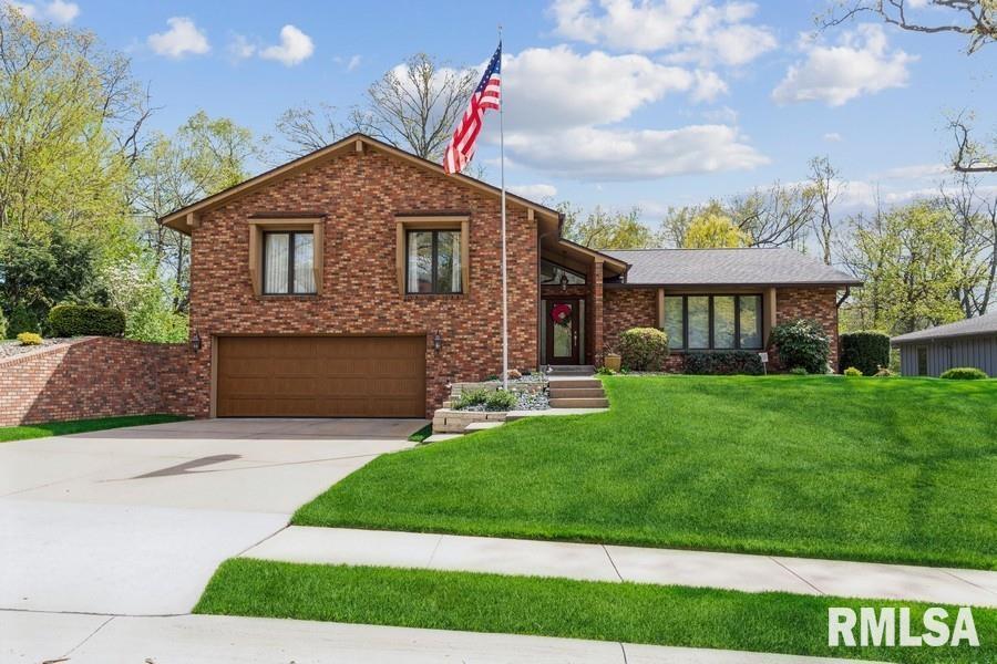 6 Wildwood Dr., Moline, IL 61265