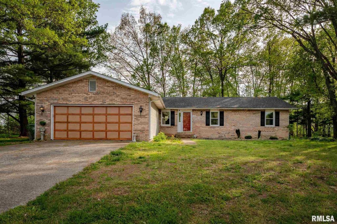 1407 May Ave., Crainville, IL 62918