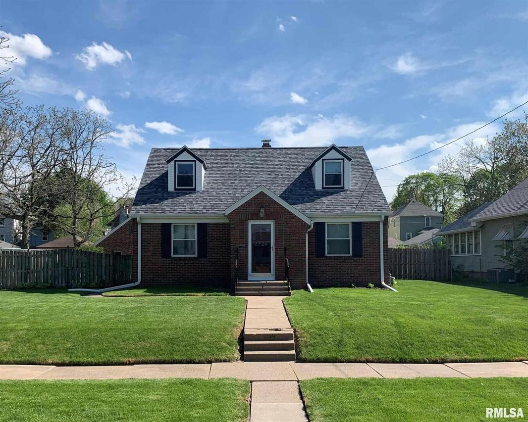 1724 13th Ave., Moline, IL 61265