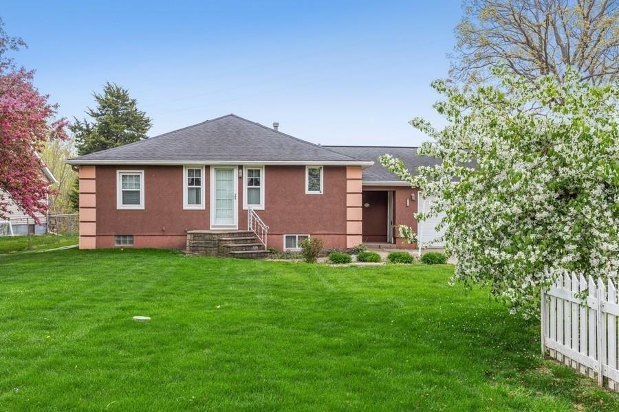 466 Ridge Rd., East Moline, IL 61244