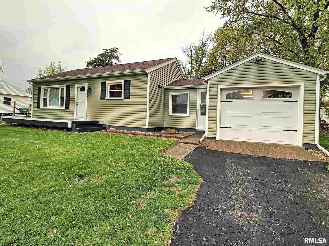 3215 69th Ave., Moline, IL 61265