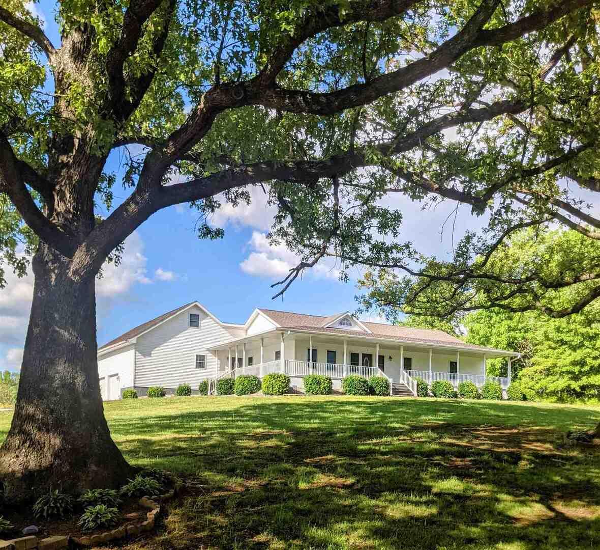 12371 S Park Rd., Benton, IL 62812