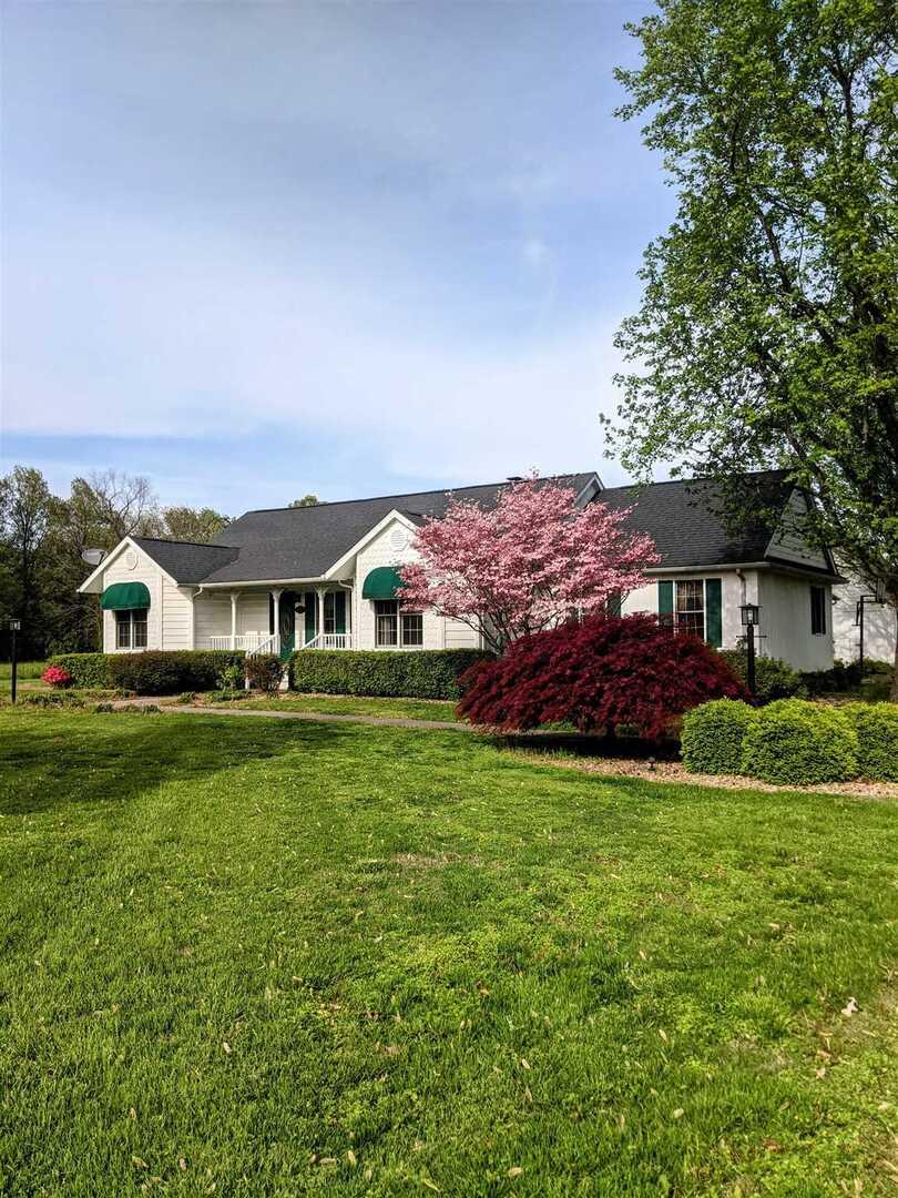 11228 N Illinois Highway 37, Benton, IL 62812