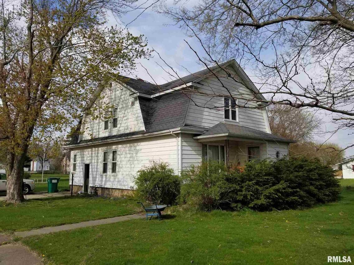 901 Smith St., Hooppole, IL