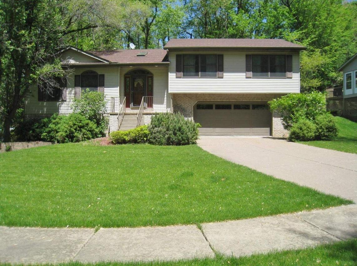 3537 33rd Street Ct., Moline, IL 61265