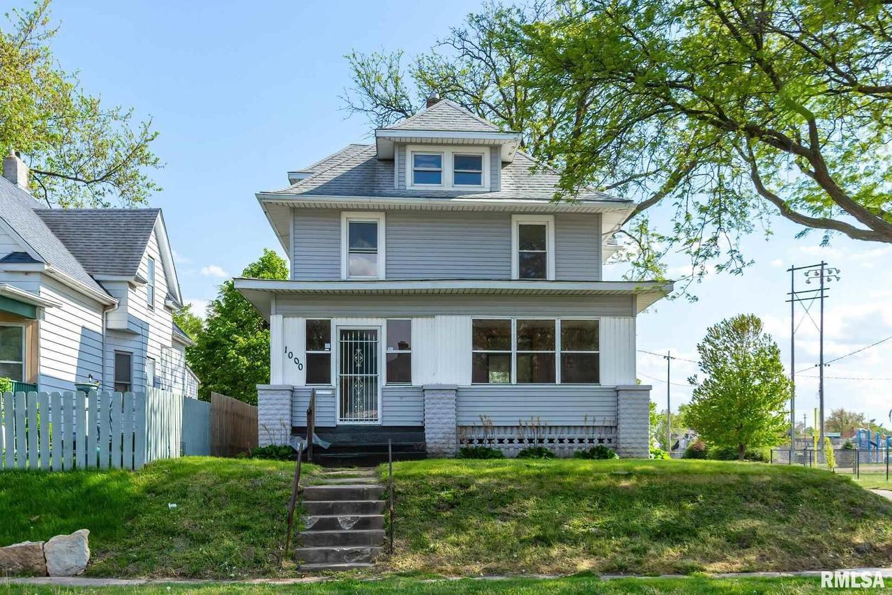 1000 16th Ave., Rock Island, IL 61201