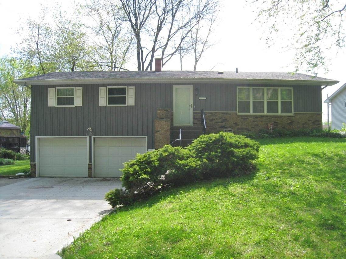 2578 9th St., East Moline, IL 61244