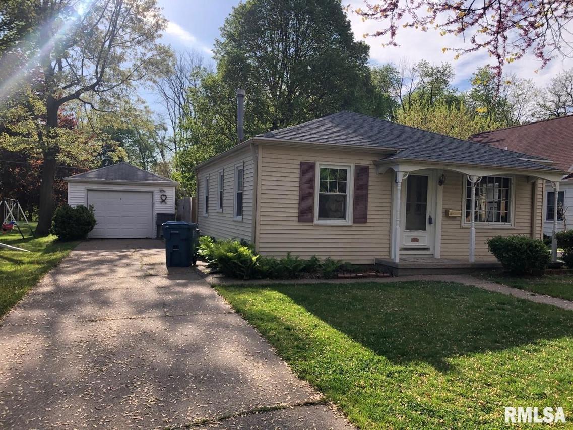 2514 7 1/2 St., East Moline, IL 61244