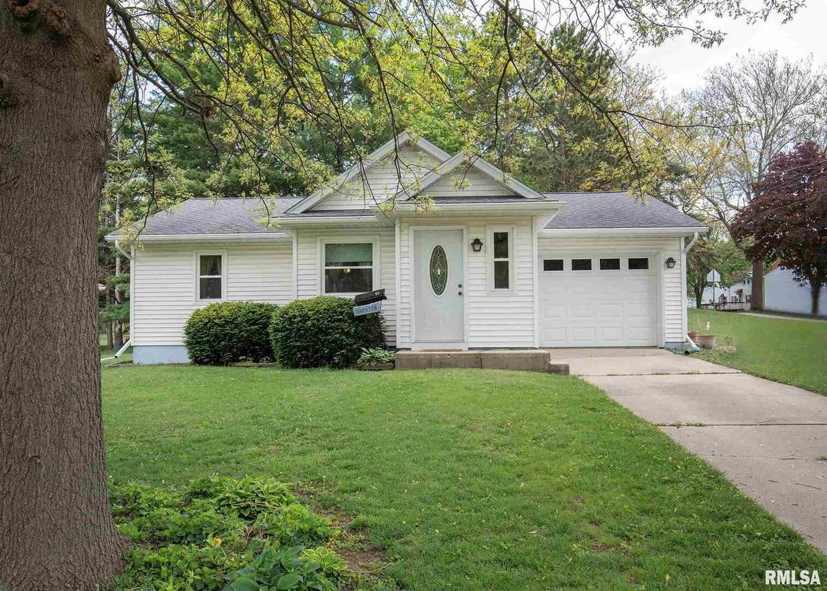 219 S West St., Cambridge, IL 61238