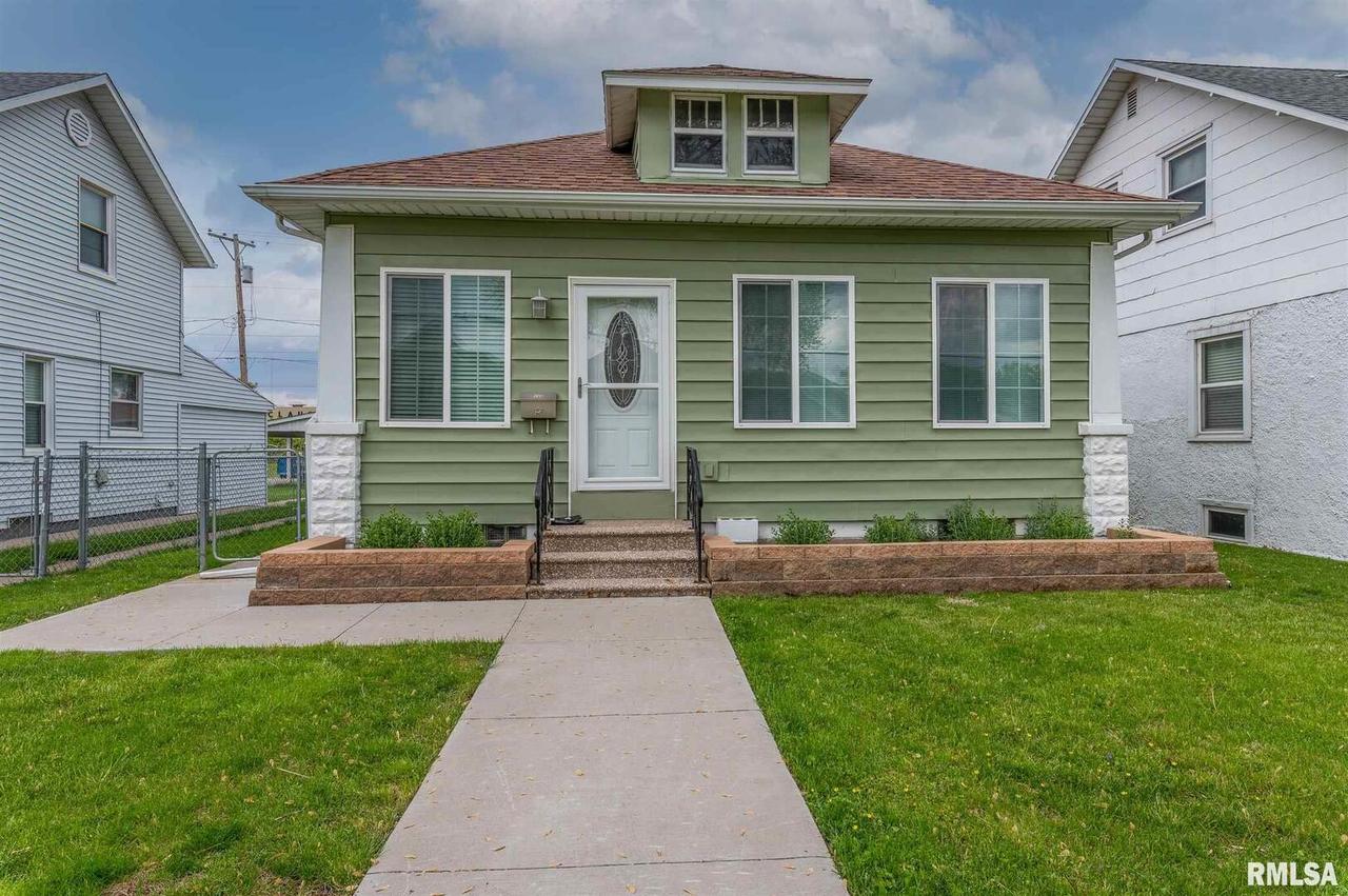 345 15th Ave., East Moline, IL 61244