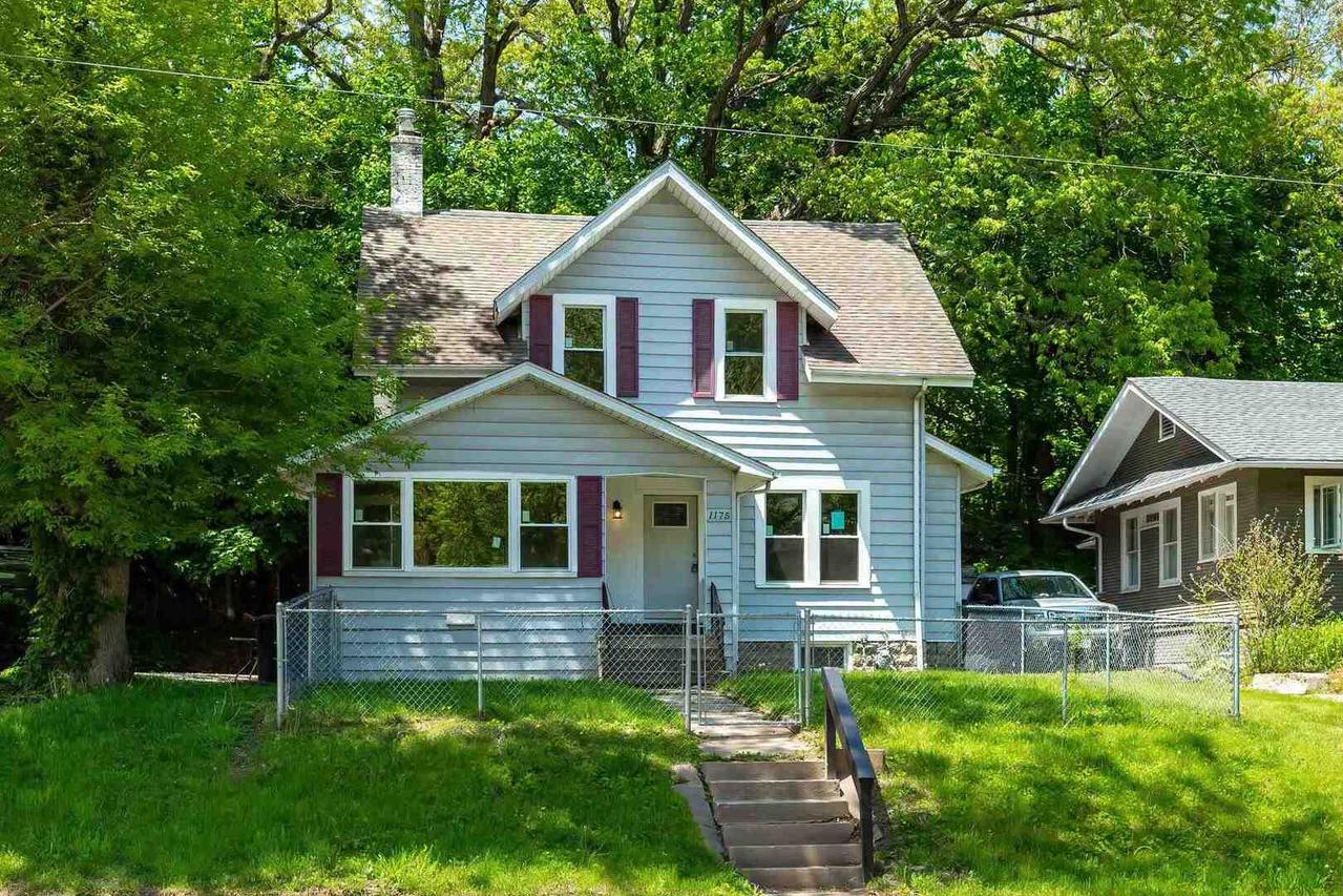 1175 27th St., Moline, IL 61201