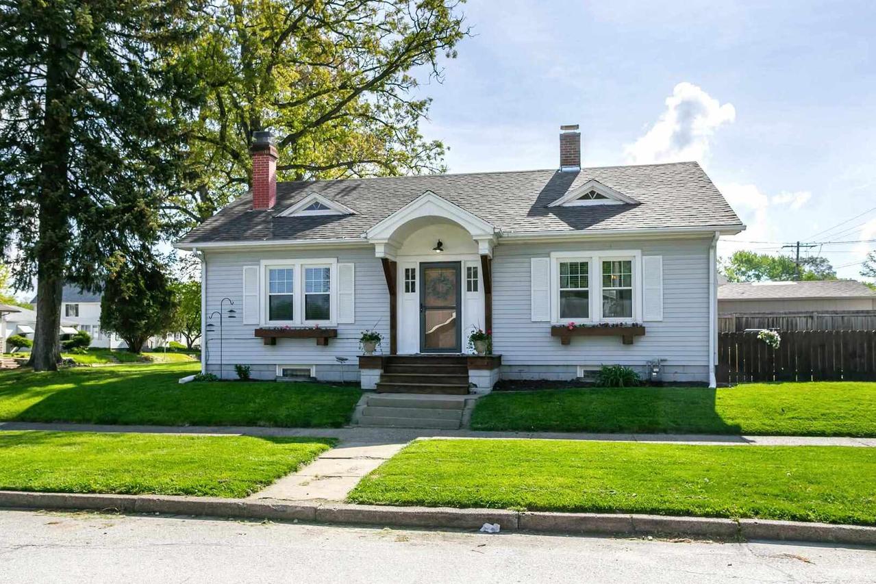 1206 29th St., Moline, IL 61265