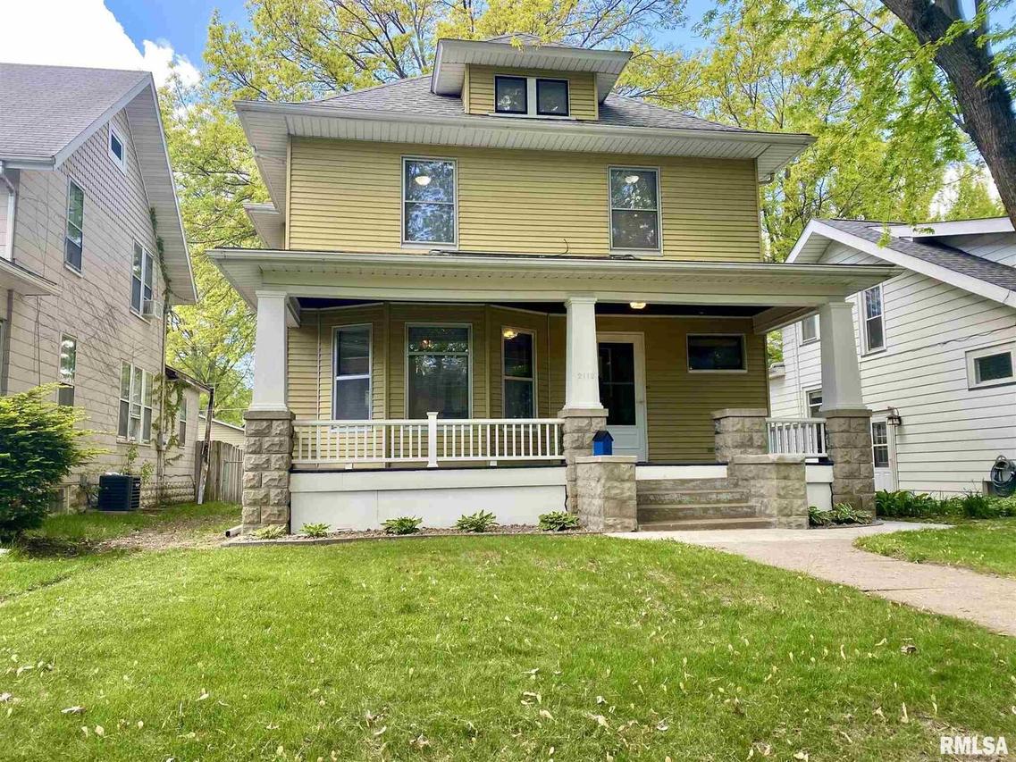 2119 13th St., Moline, IL 61265