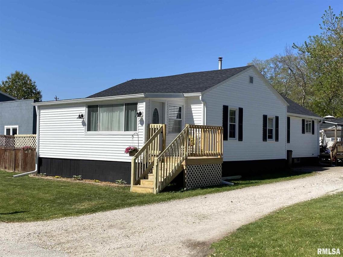 709 7th St., Colona, IL 61238