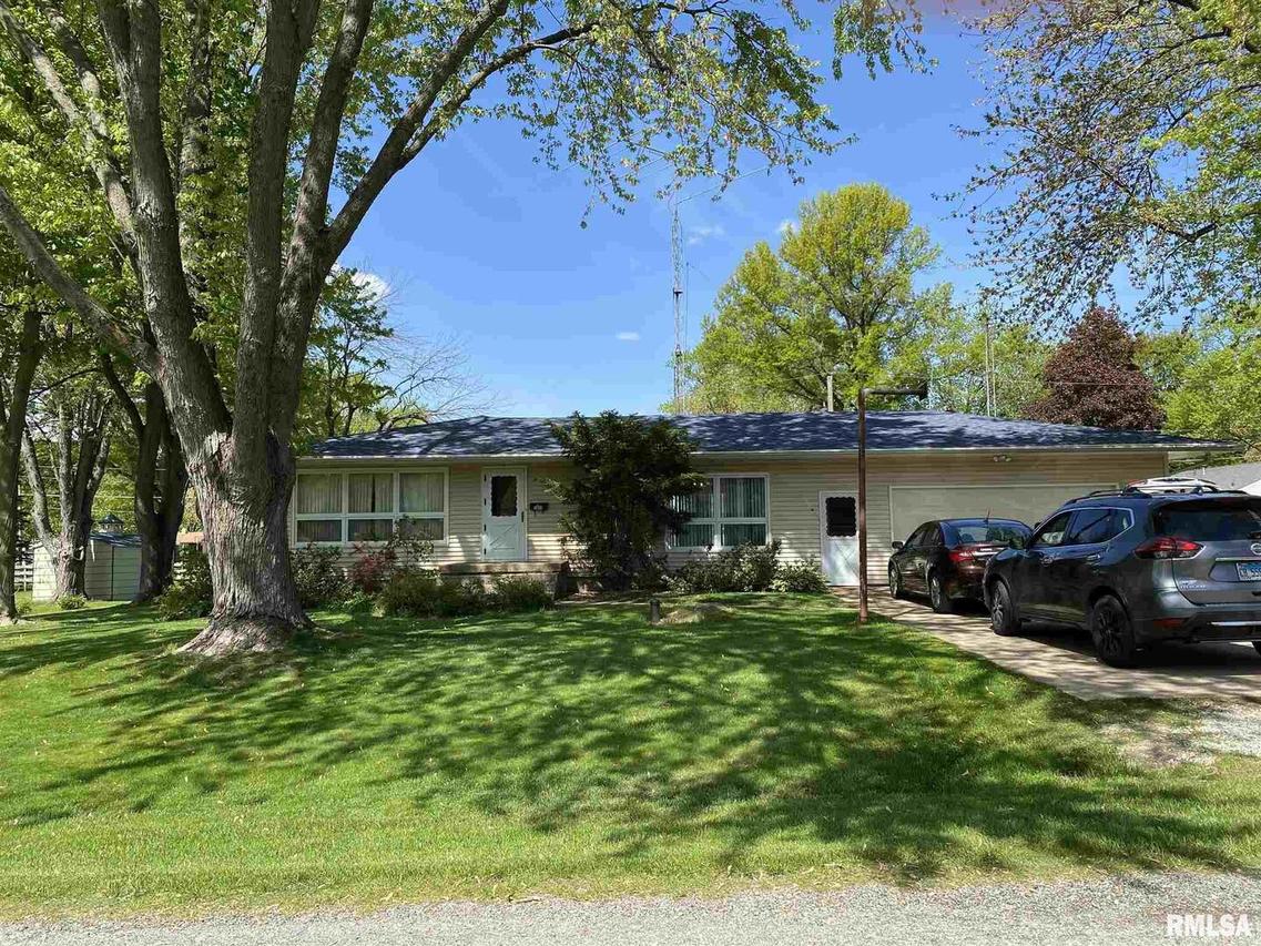 3005 54th St., Moline, IL 61265