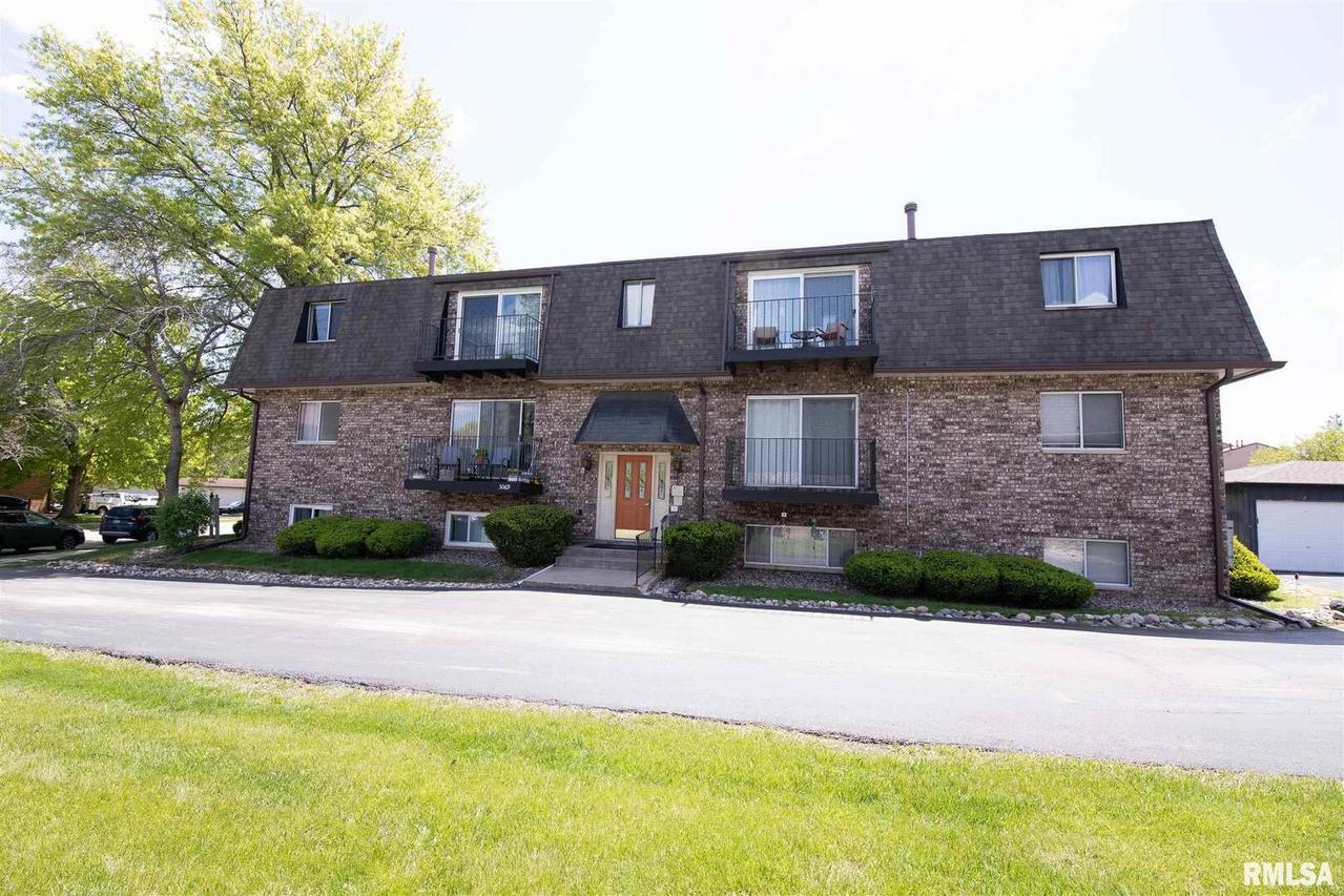 3069 4th St. #9, Moline, IL 61265