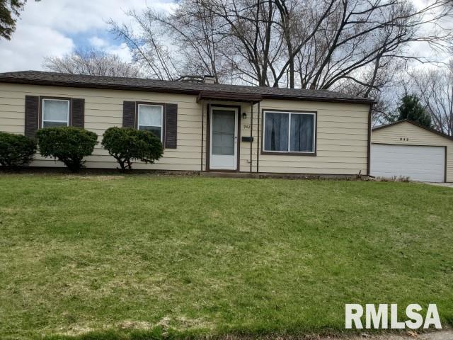 942 33rd Ave., East Moline, IL 61244